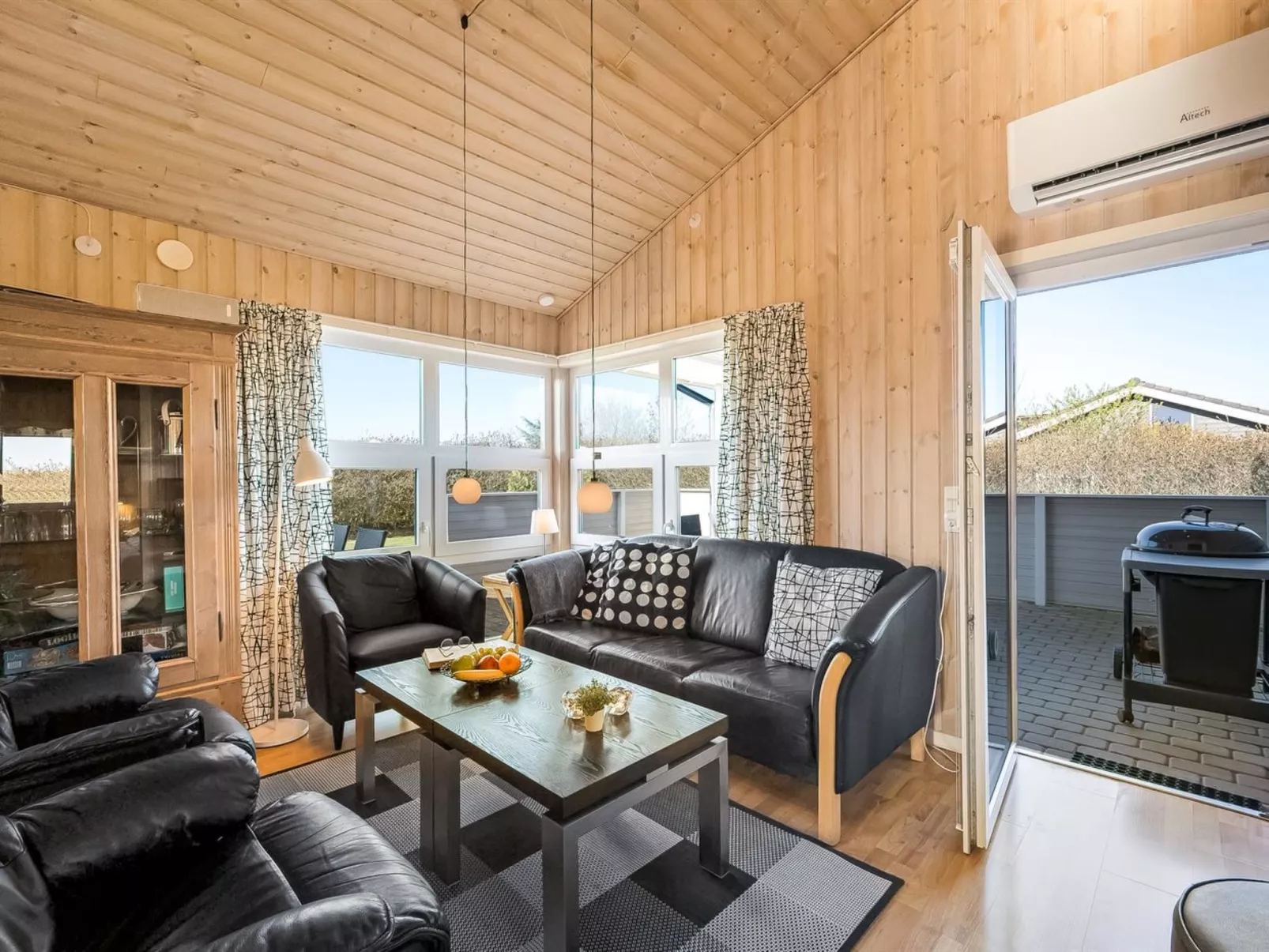 "Ellis" - 700m to the fjord-Binnen