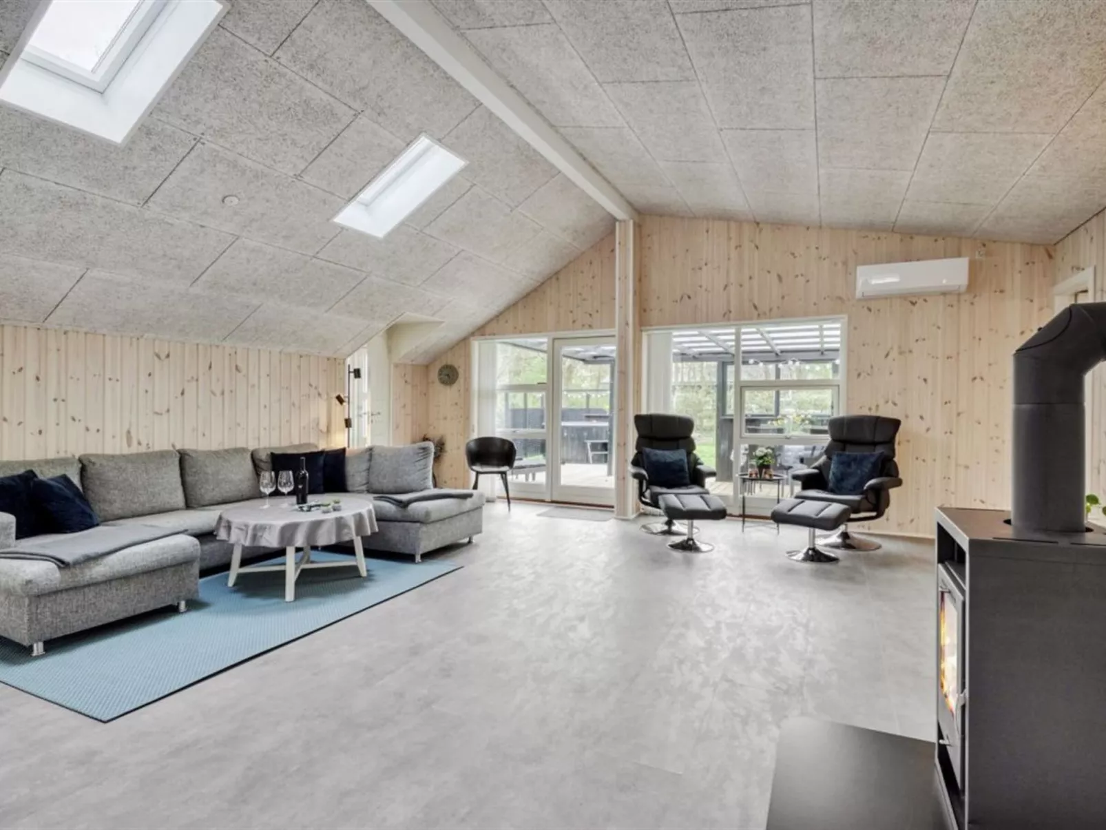 "Gustaf" - 400m to the fjord-Binnen