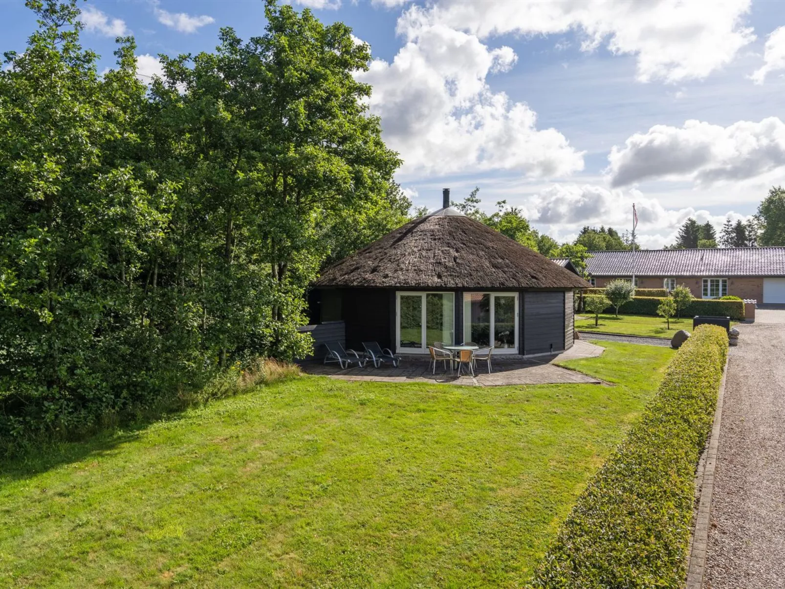 "Adrienne" - 35km from the sea-Buiten