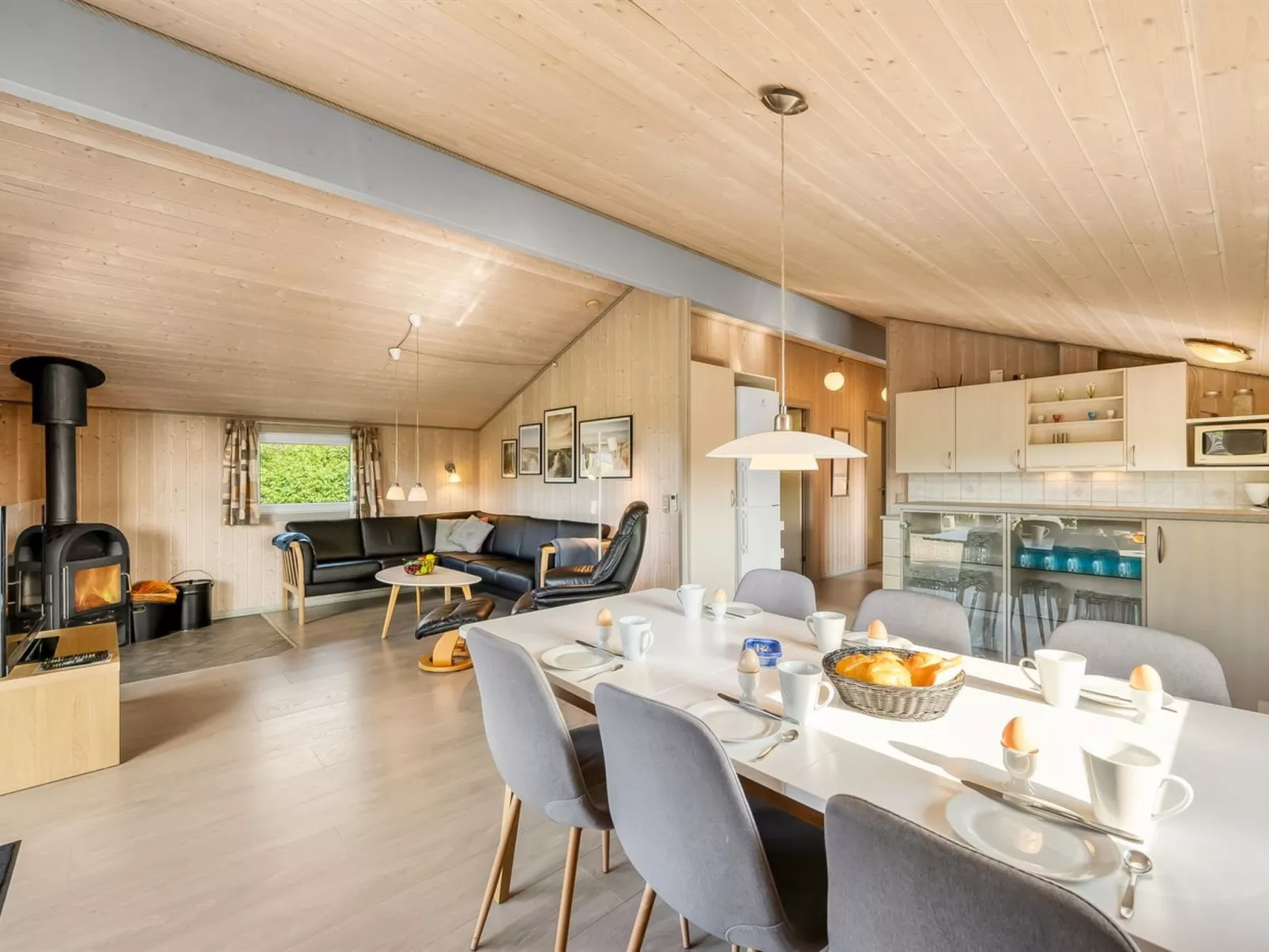 "Robertha" - 800m to the fjord-Binnen