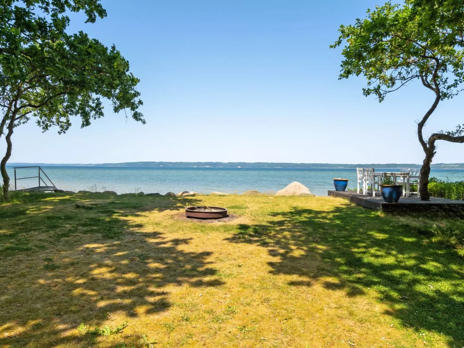 "Kennet" - 30m from the sea-Buiten