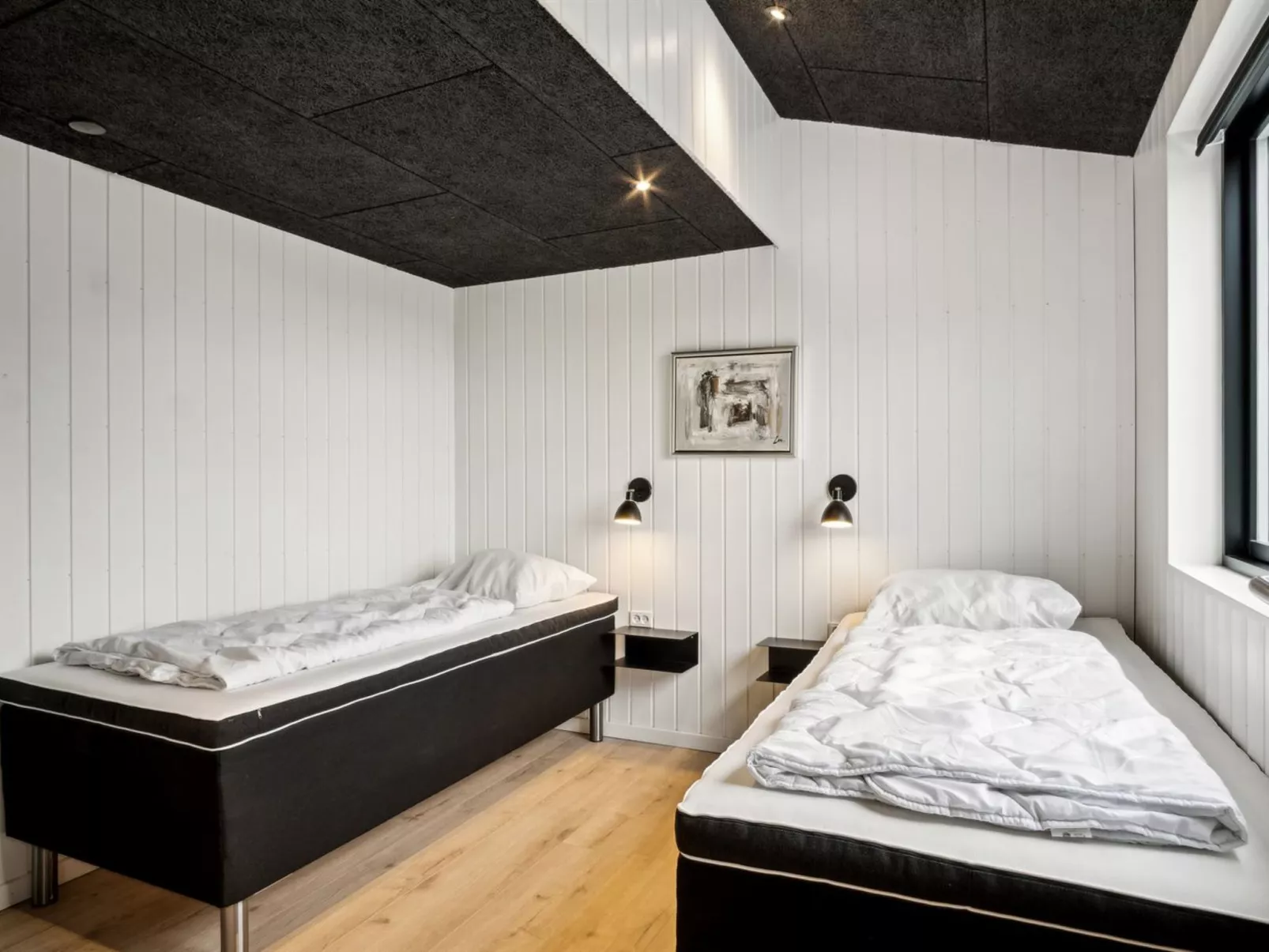 "Jul" - 300m from the sea-Binnen