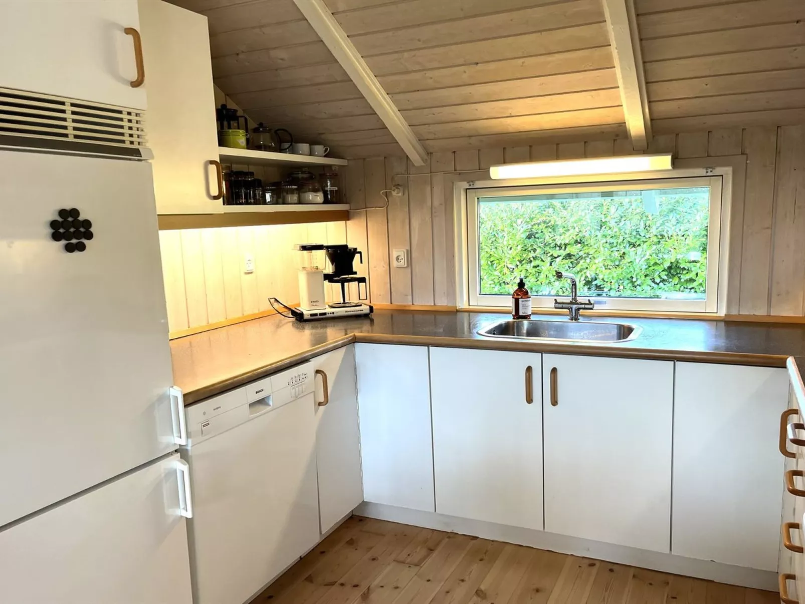 "Esther" - 500m from the sea-Binnen