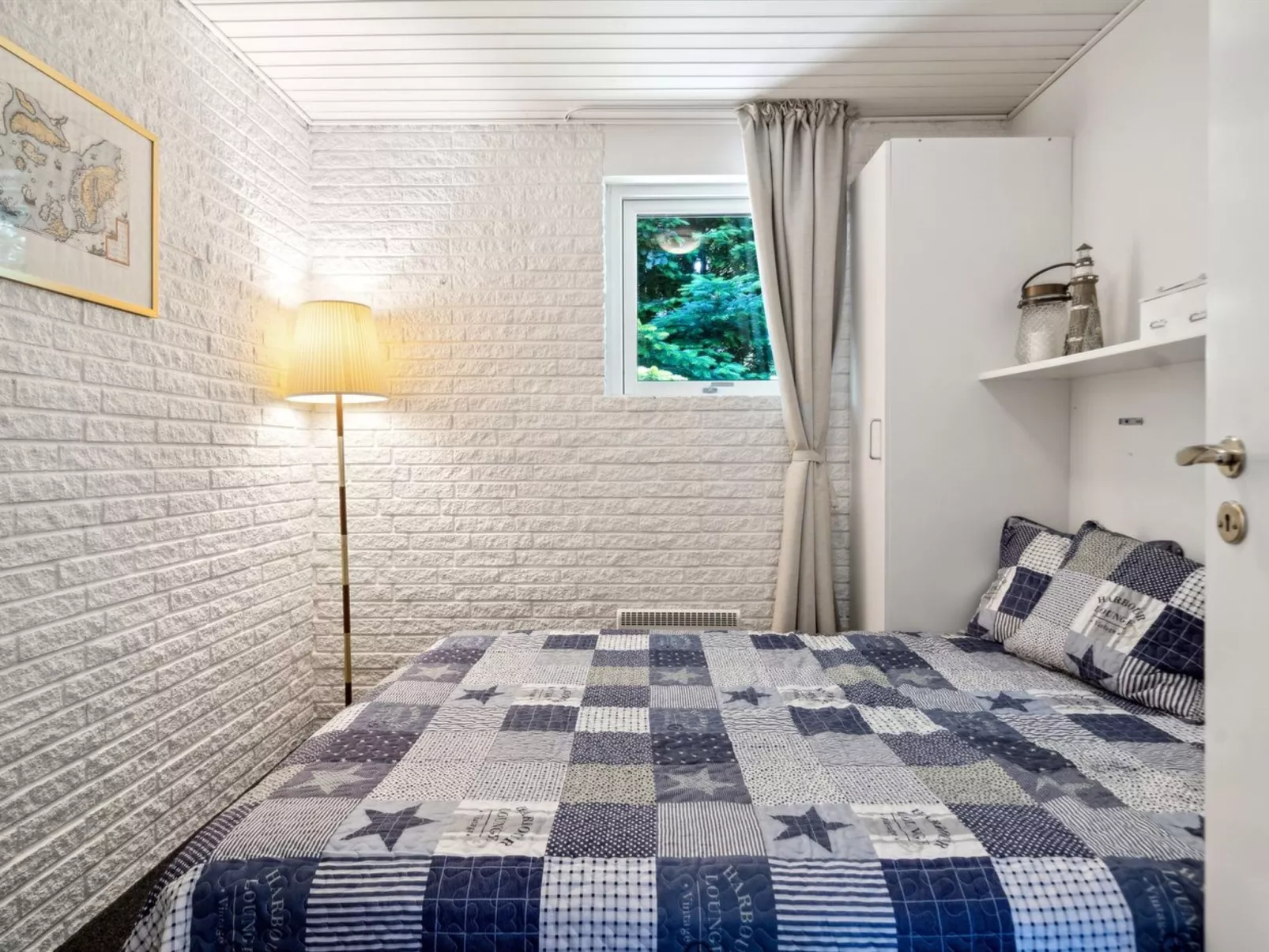 "Ingebrit" - 7km from the sea-Binnen