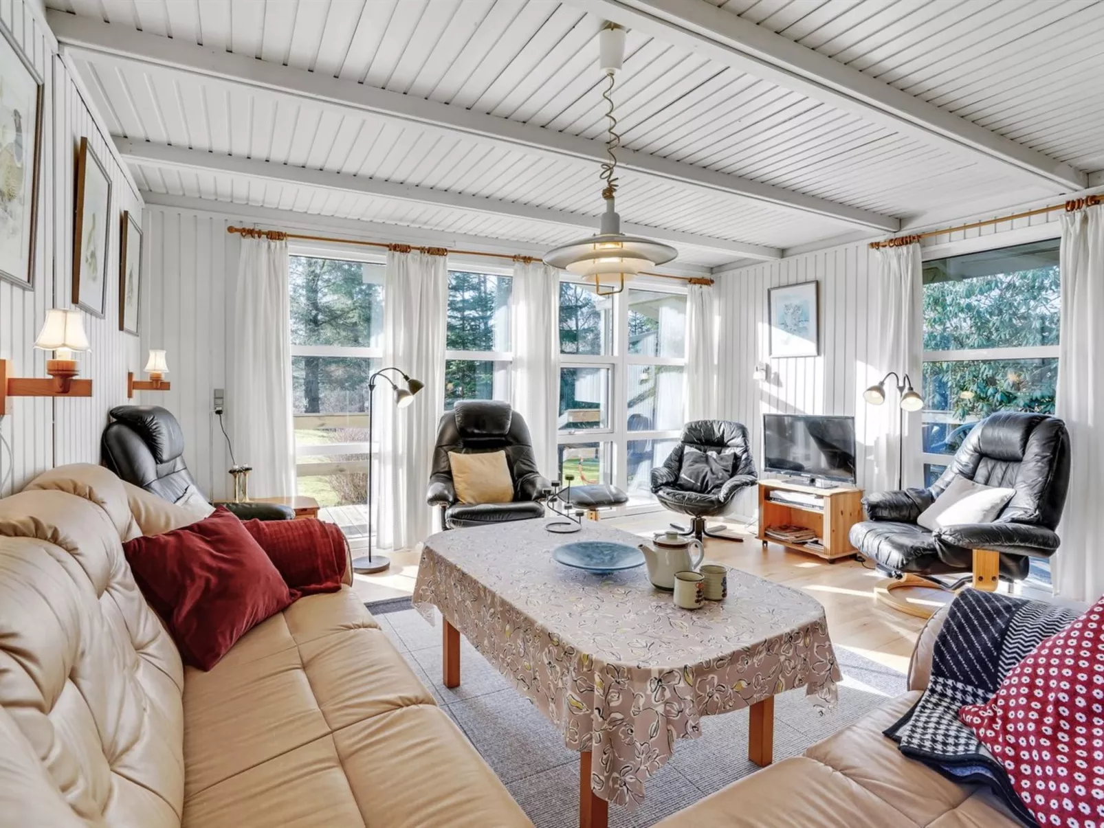 "Arnia" - 30km from the sea-Binnen