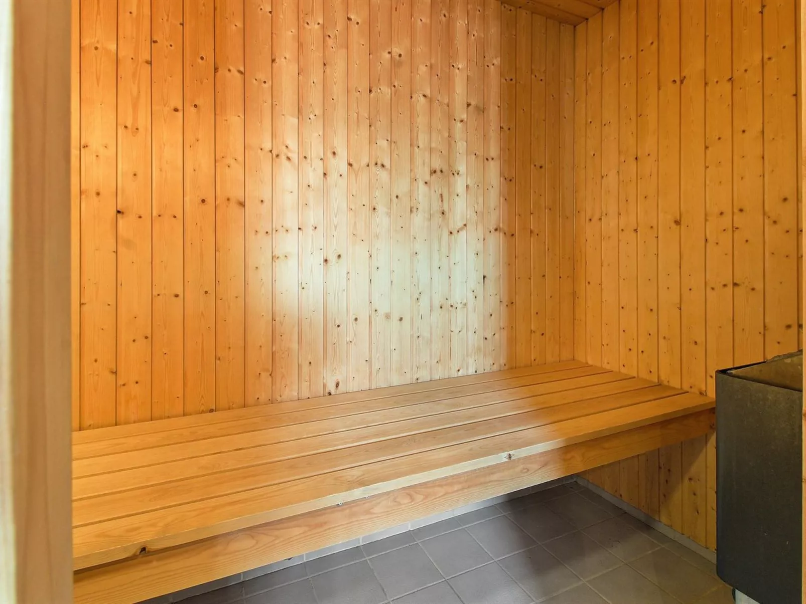 "Munder" - 1.2km to the fjord-Binnen