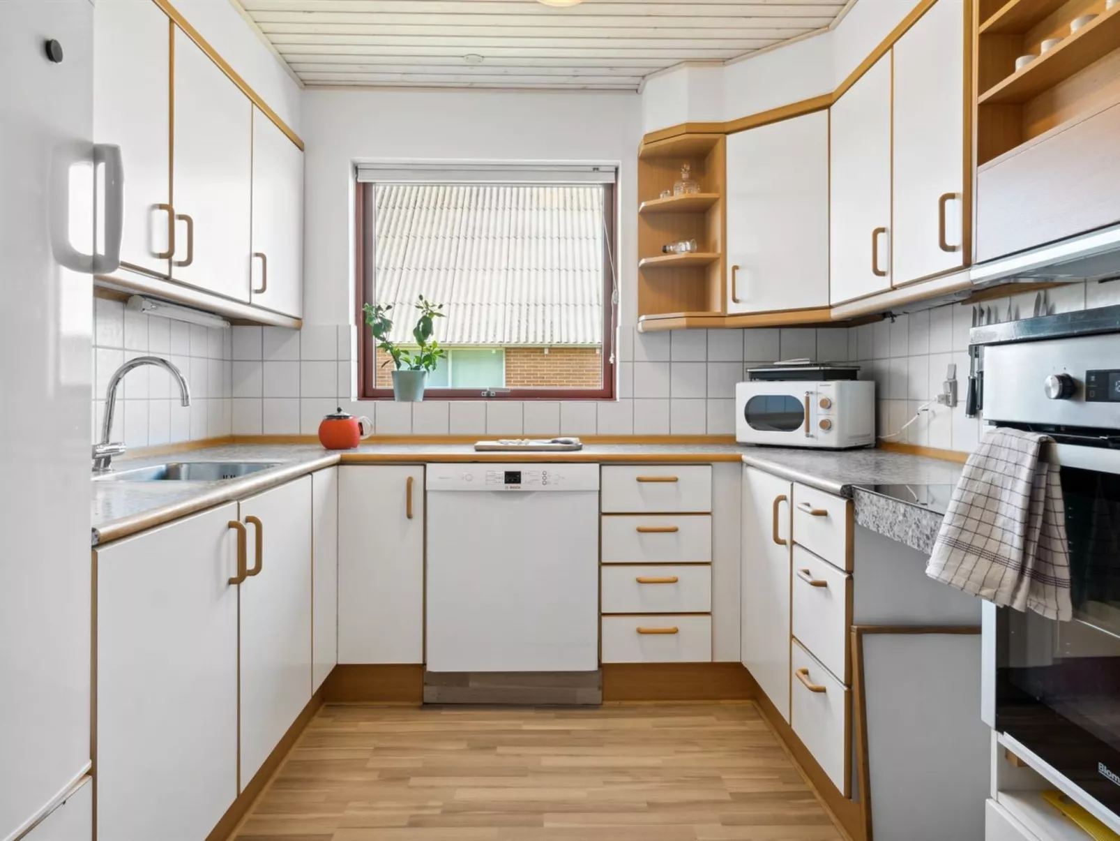 "Ingward" - 750m from the sea-Binnen