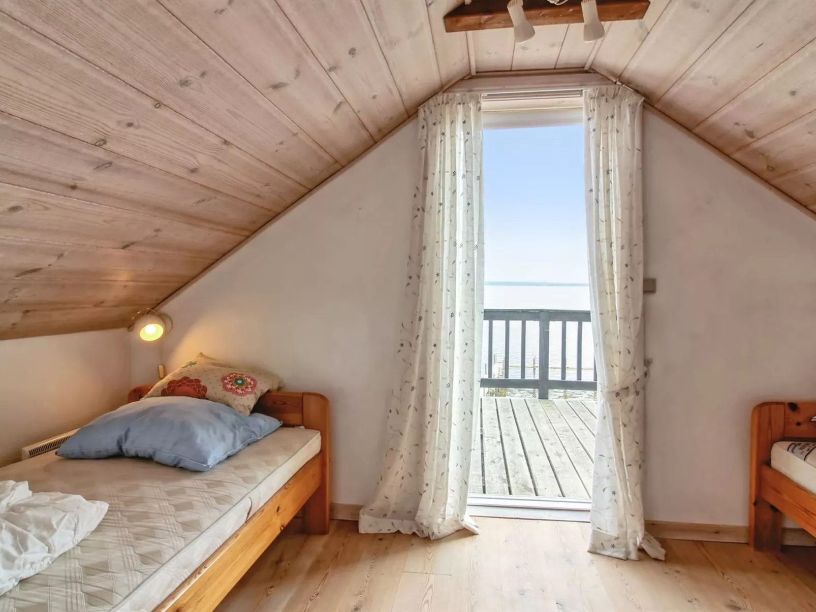 "Sander" - 10m to the fjord-Binnen