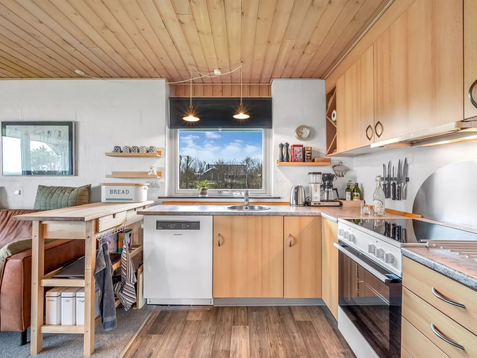 "Moreen" - 200m to the fjord-Binnen