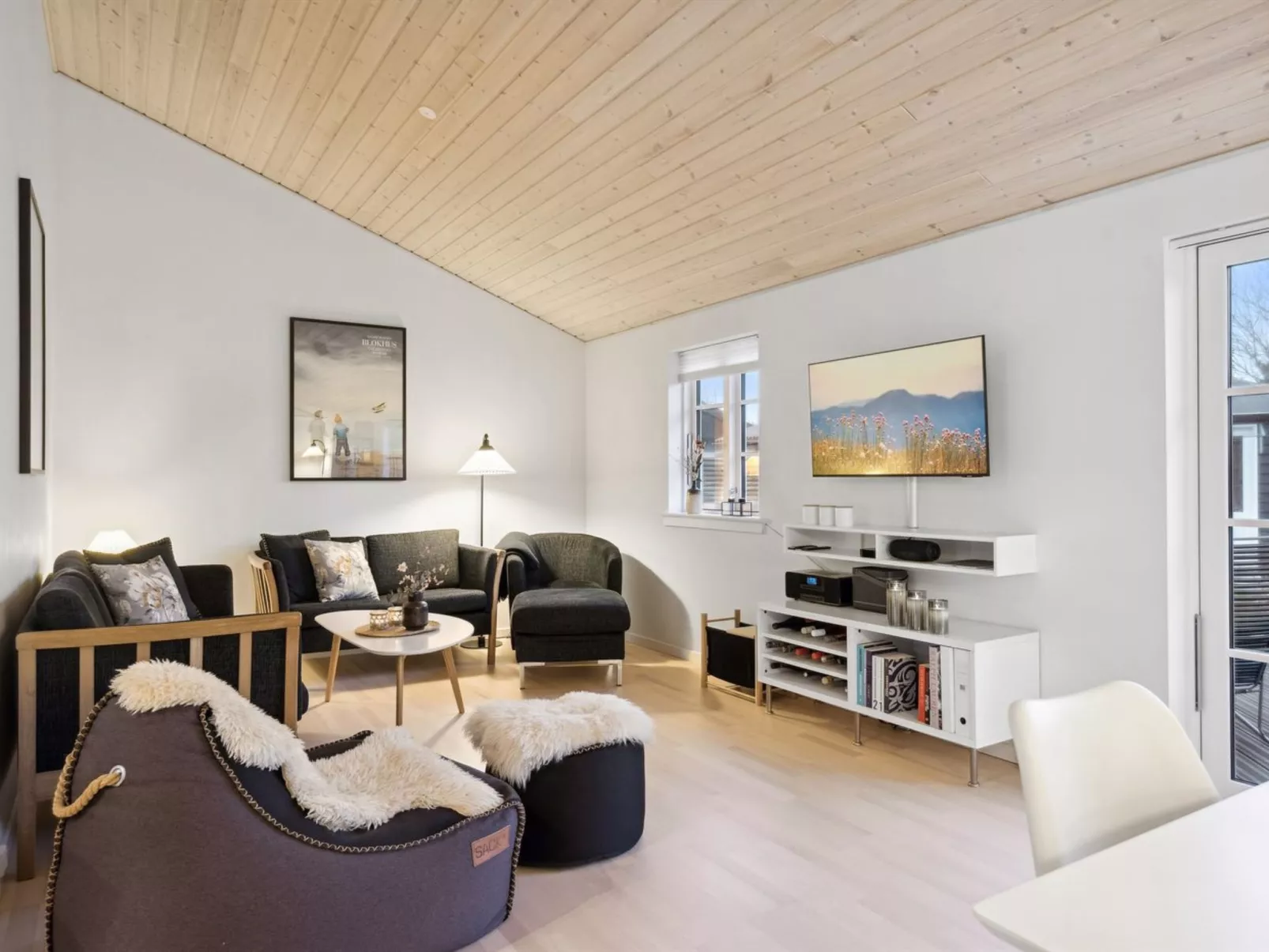 "Svante" - 600m from the sea-Binnen