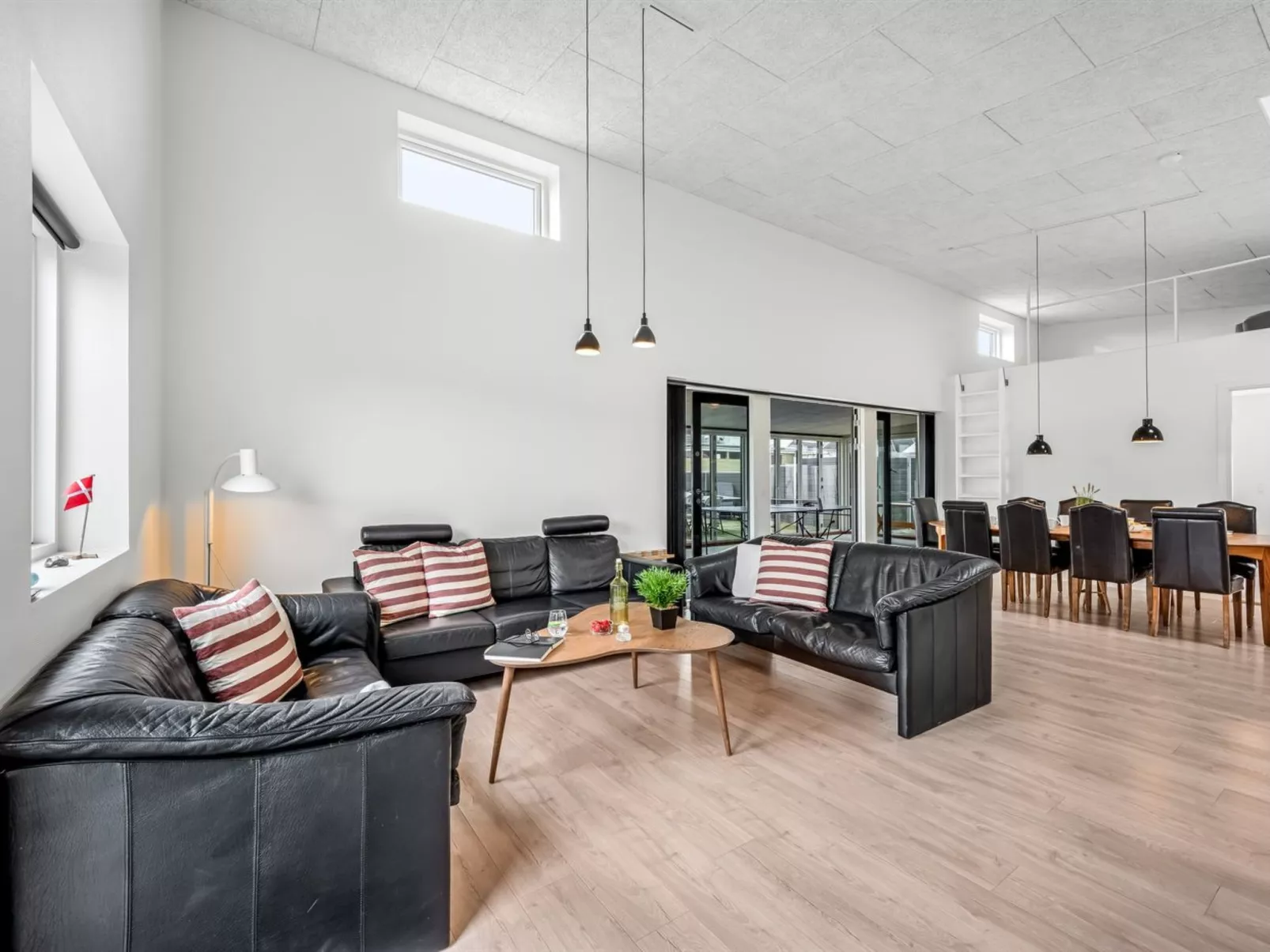 "Clarabelle" - 1.2km from the sea-Binnen