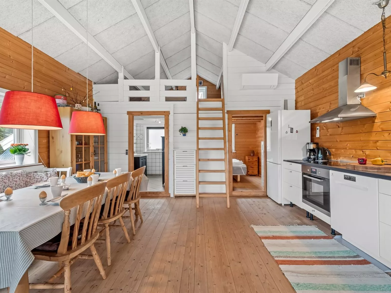 "Oddger" - 250m to the fjord-Binnen