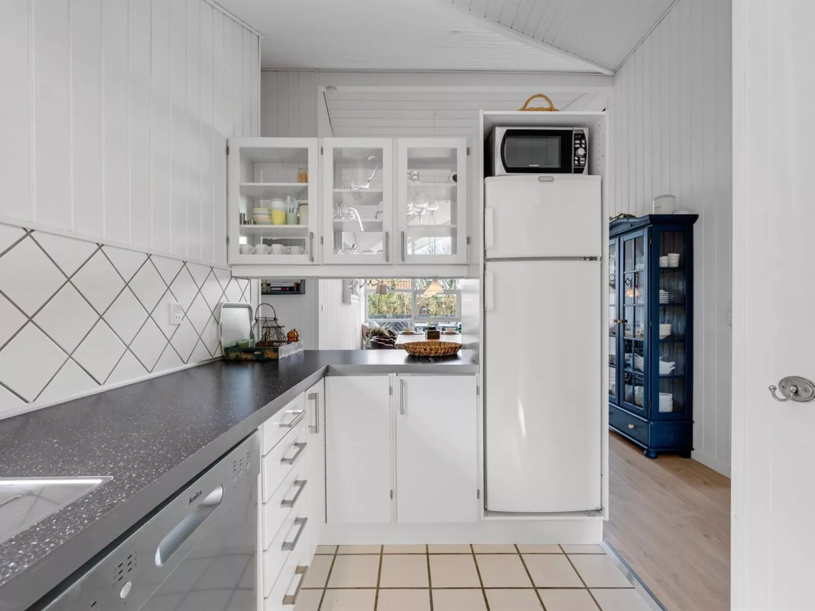 "Ingelis" - 150m to the fjord-Binnen