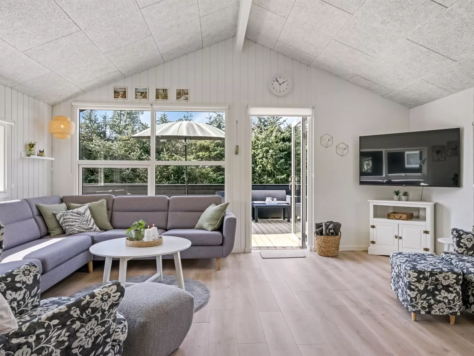 "Ema" - 1.9km from the sea-Binnen