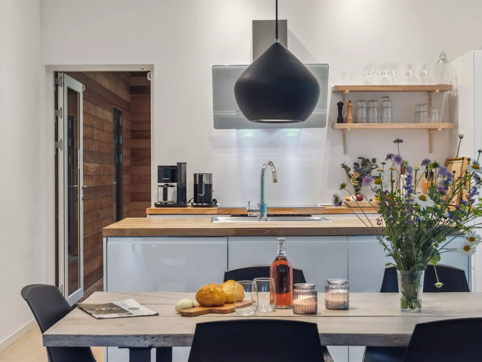 "Zezilie" - 500m from the sea-Binnen