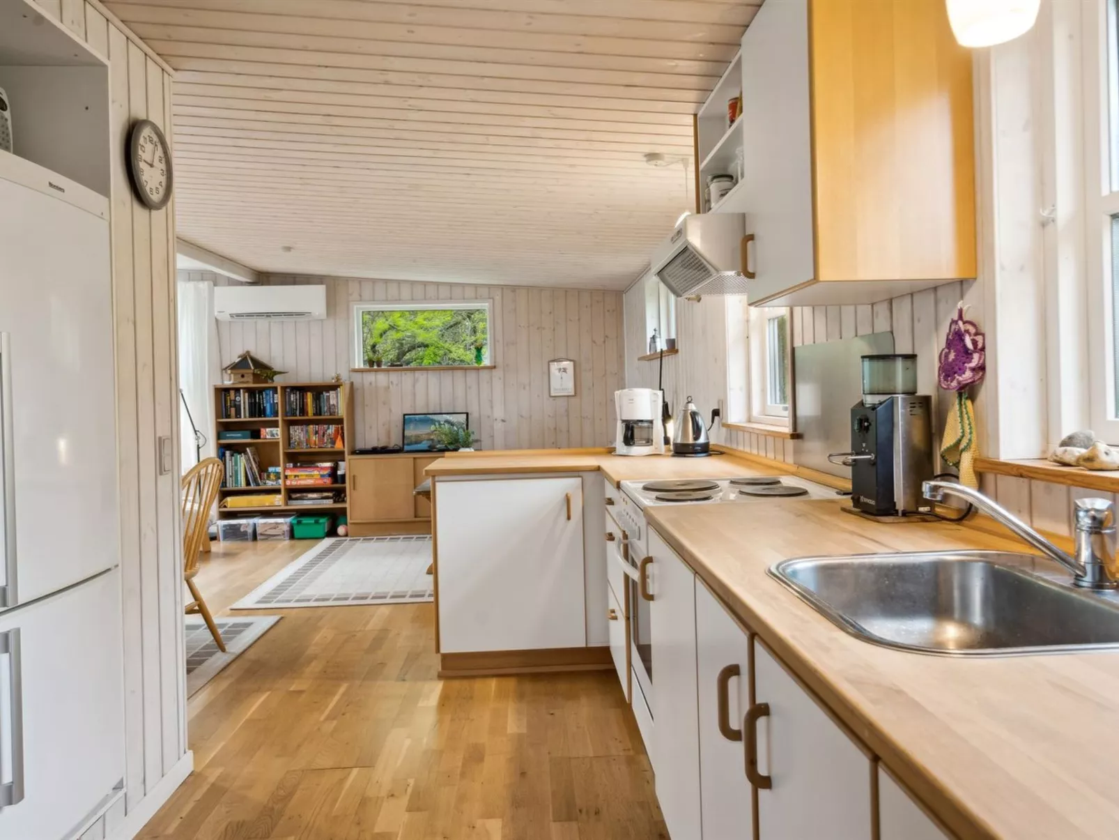 "Avni" - 300m from the sea-Binnen