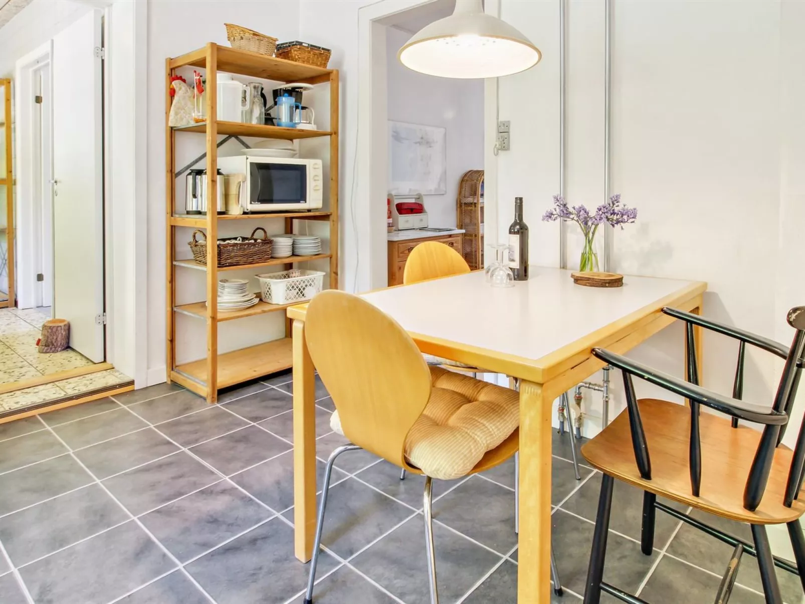 "Kiri" - 24km from the sea-Binnen