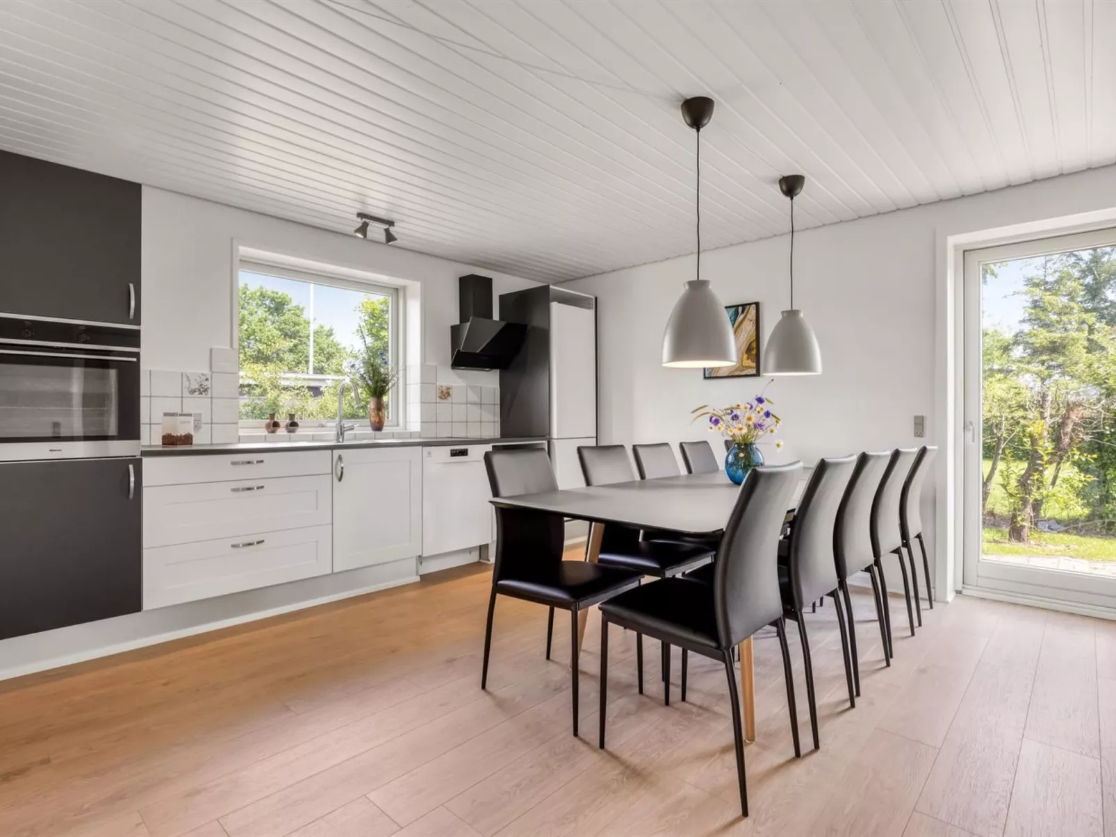 "Sissela" -  from the sea-Binnen