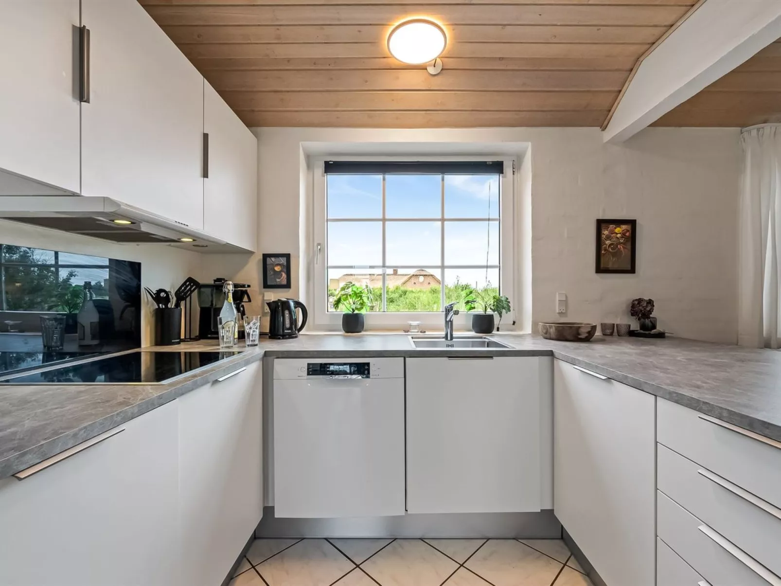 "Botmar" - 1.5km from the sea-Binnen