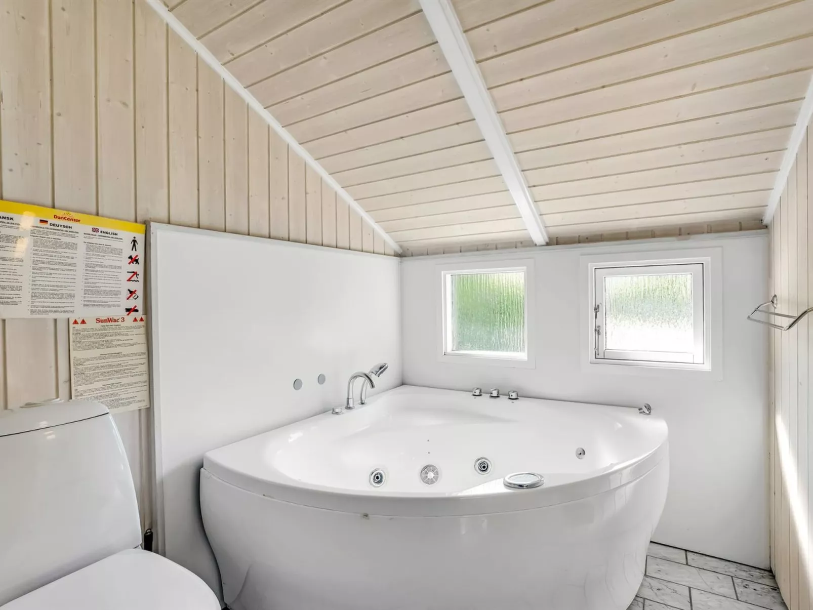 "Guja" - 250m from the sea-Binnen