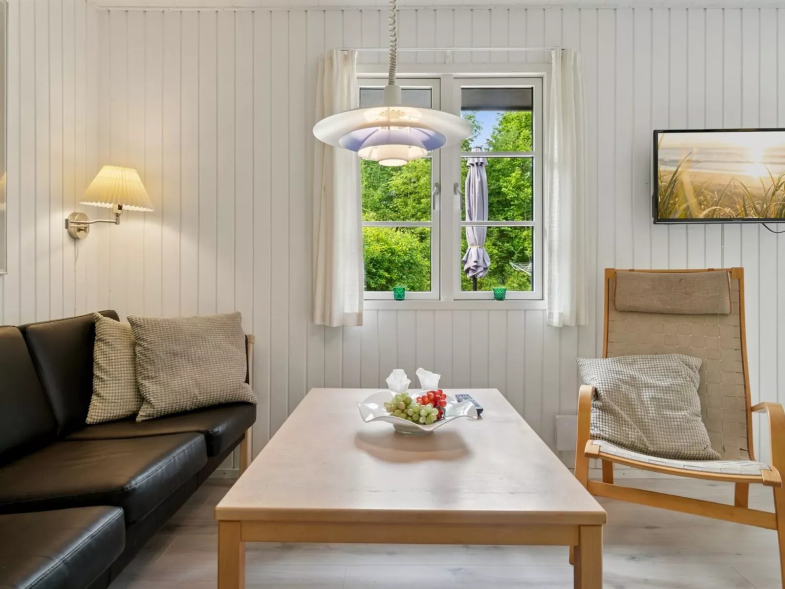 "Gail" - 200m from the sea-Binnen