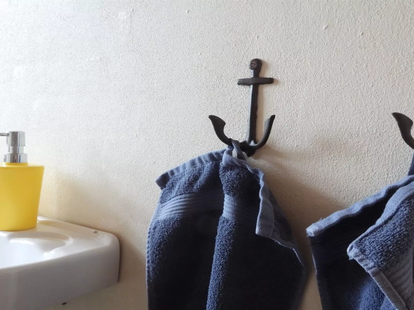 "Ljuba" - 1.3km from the sea-Binnen