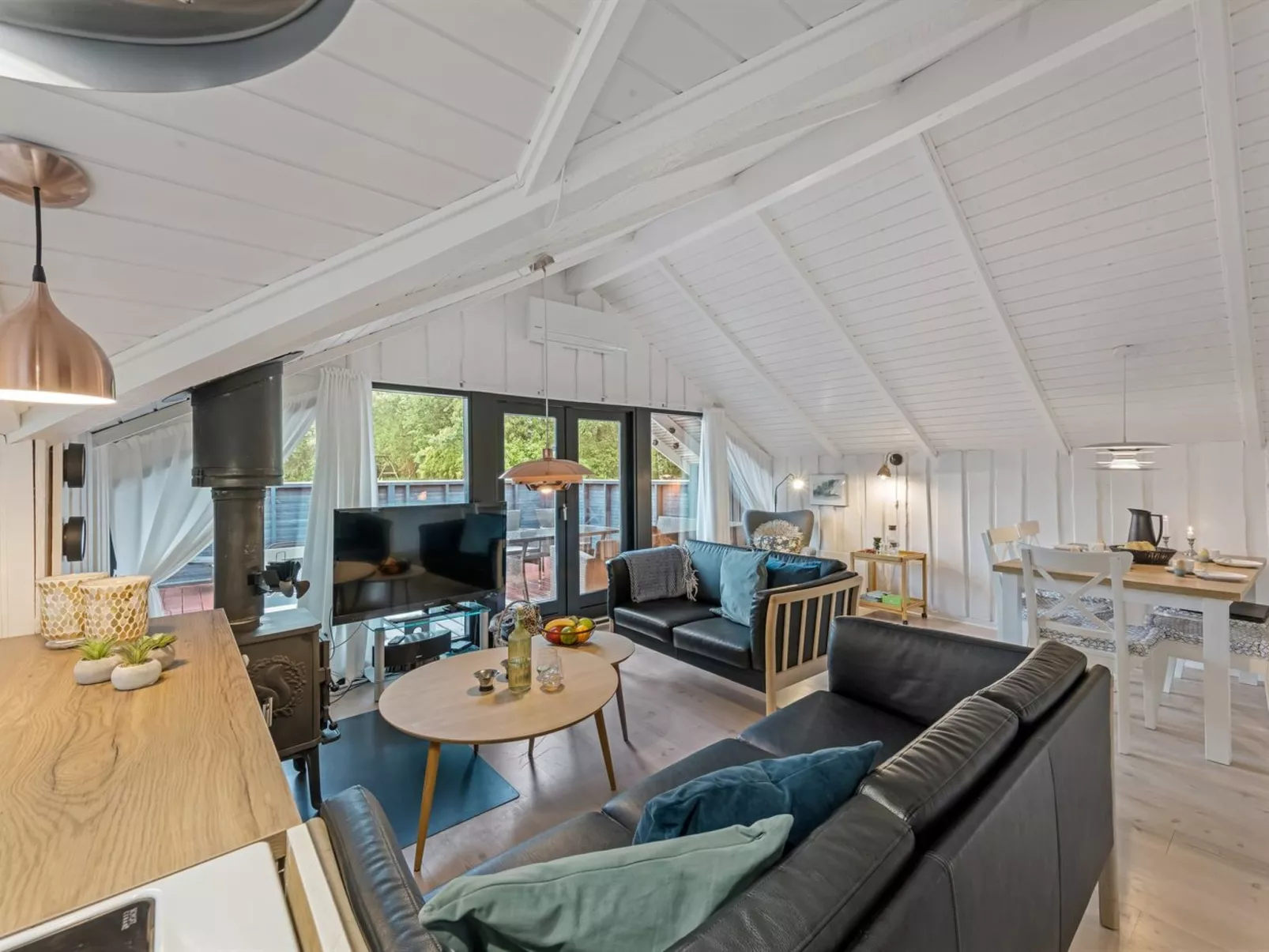 "Giselle" - 10km from the sea-Binnen