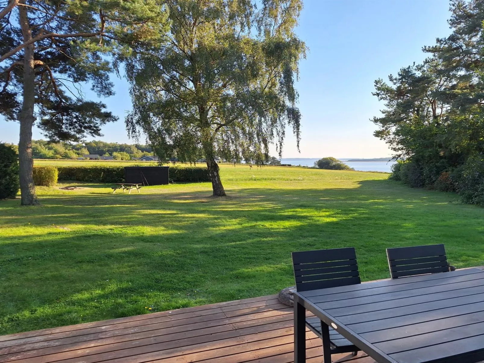 "Salka" - 200m to the fjord-Buiten