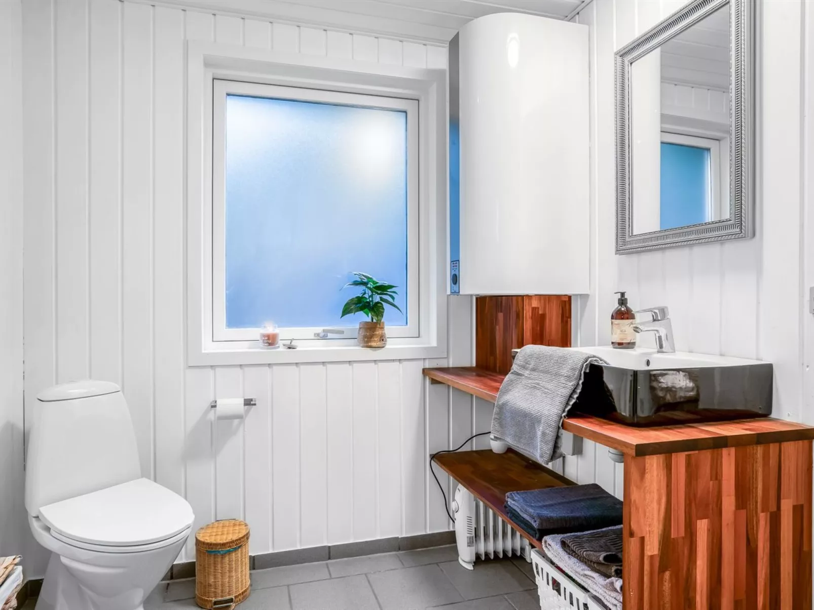 "Gunnil" - 400m from the sea-Binnen