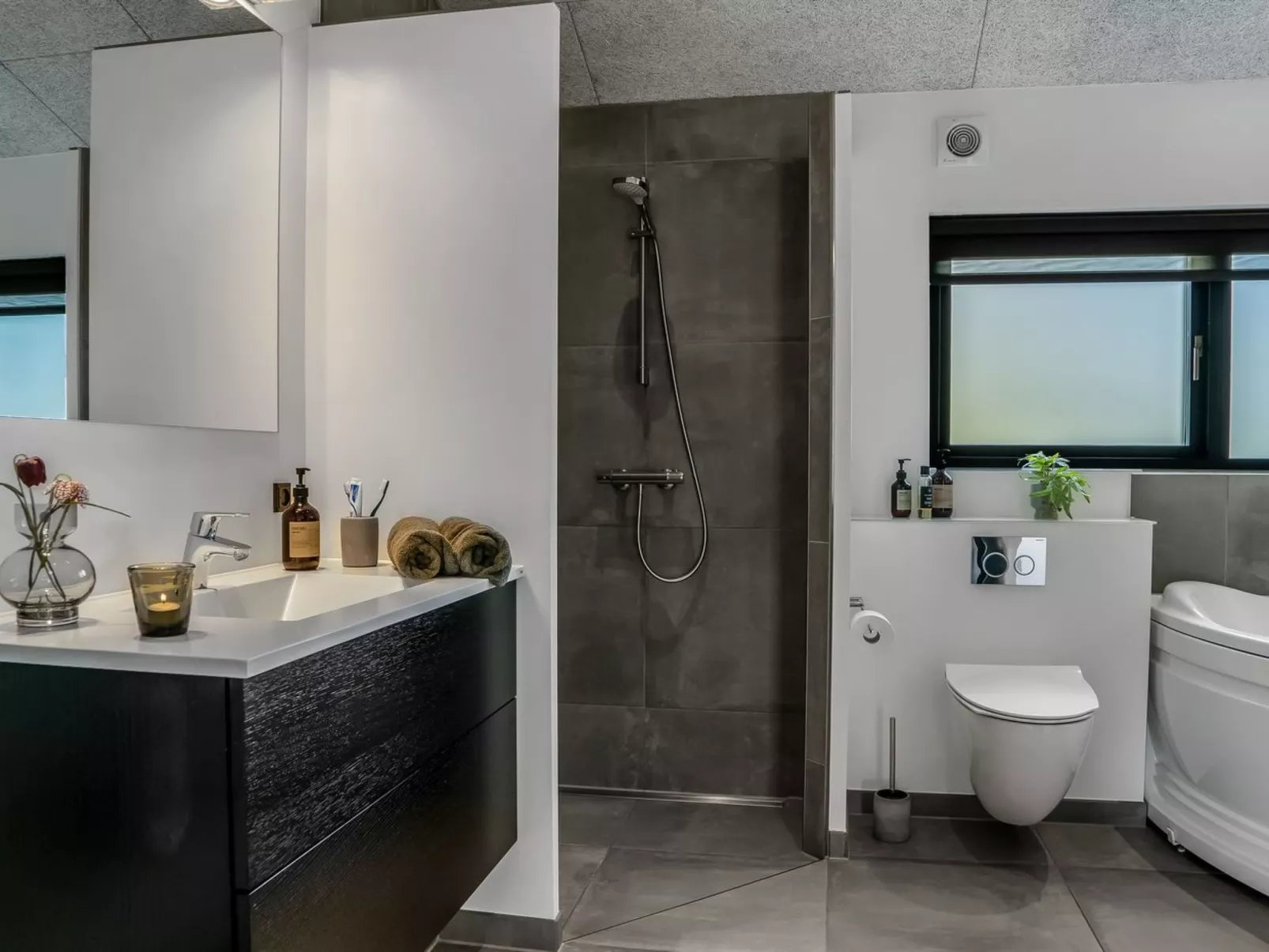 "Eriksine" - 750m from the sea-Binnen