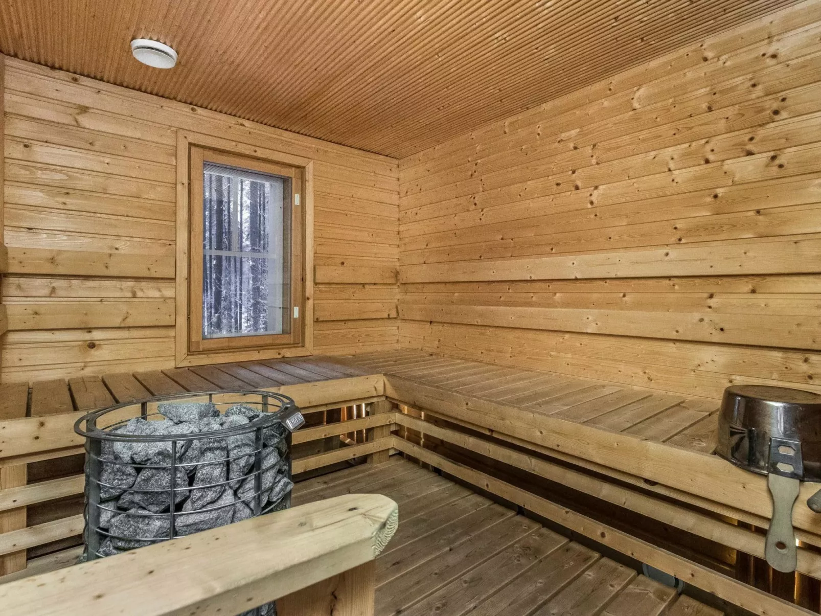 Eemilin huvila-Binnen