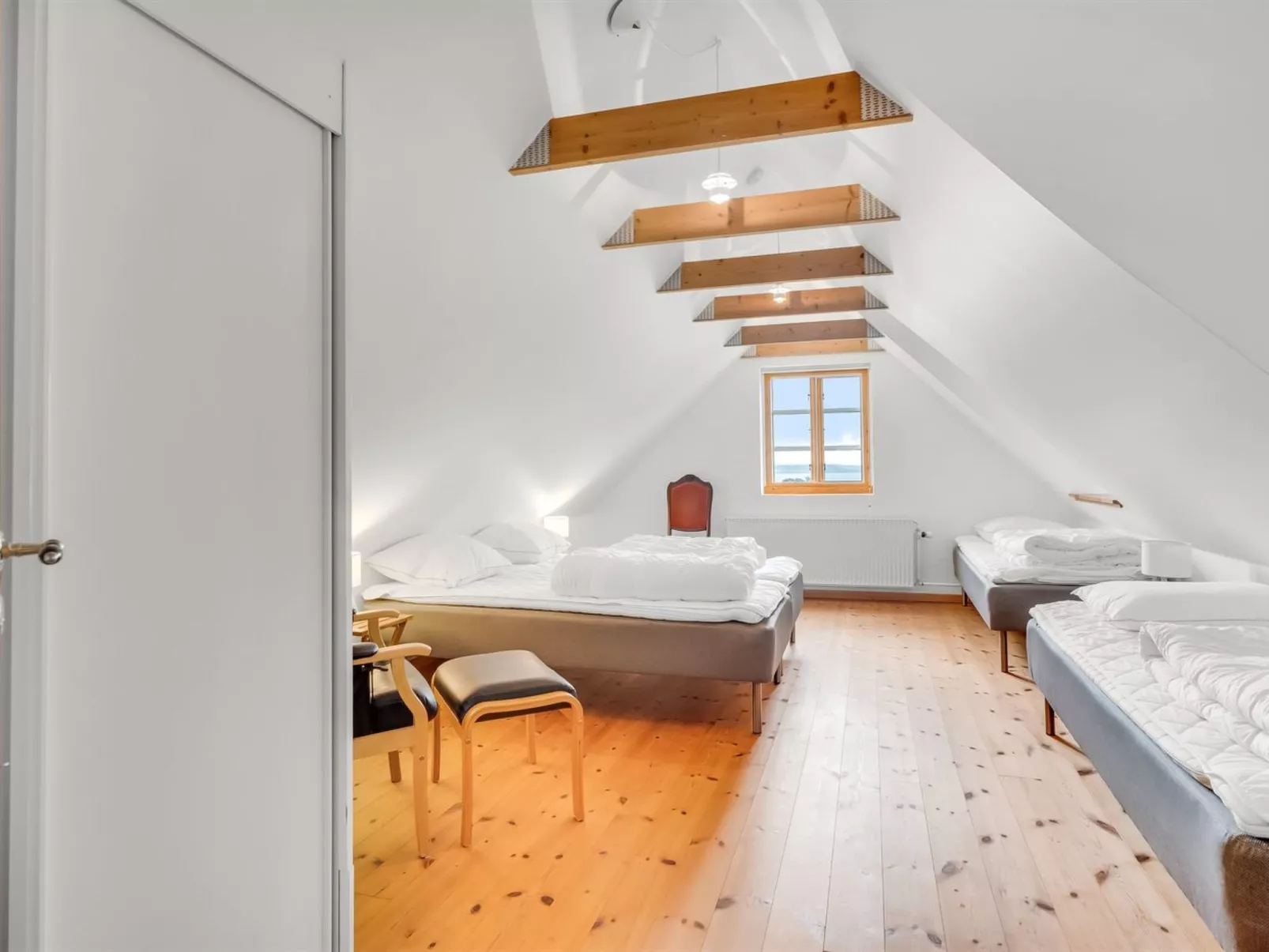 "Åsta" - 400m to the fjord-Binnen