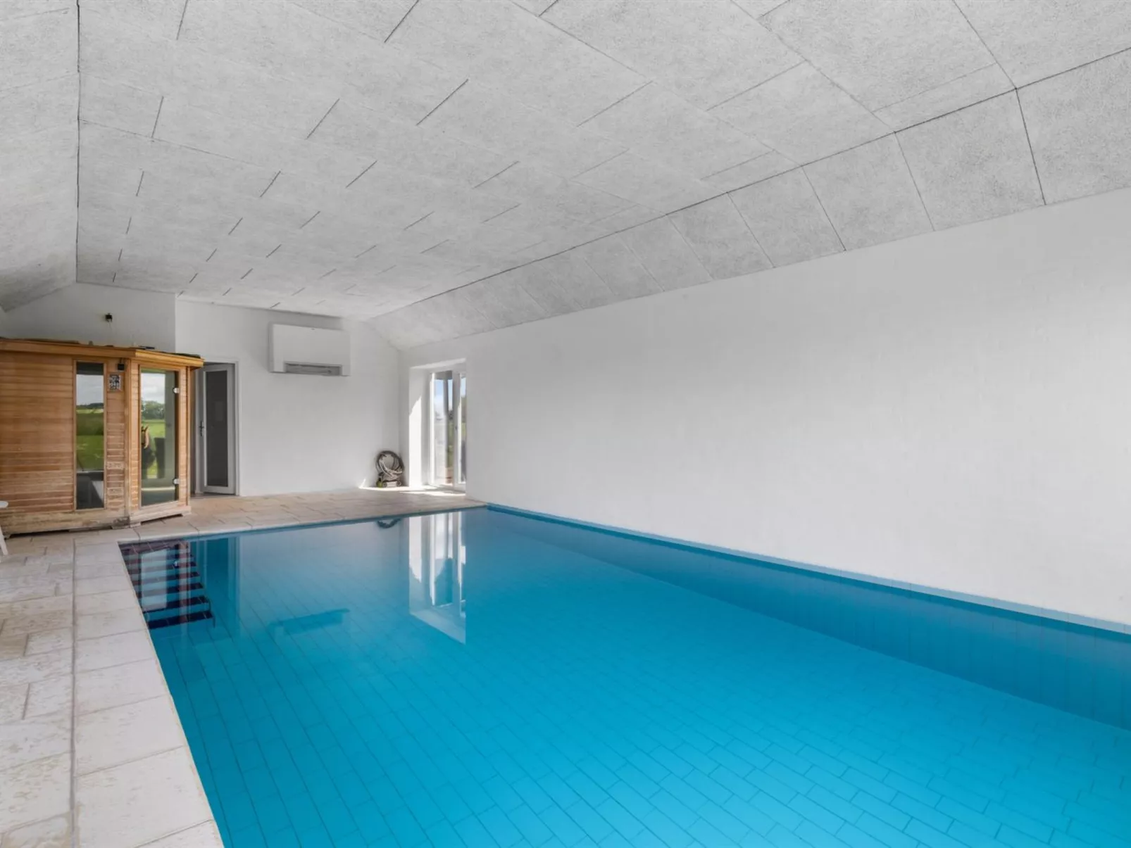 "Ung" - 460m from the sea-Buiten