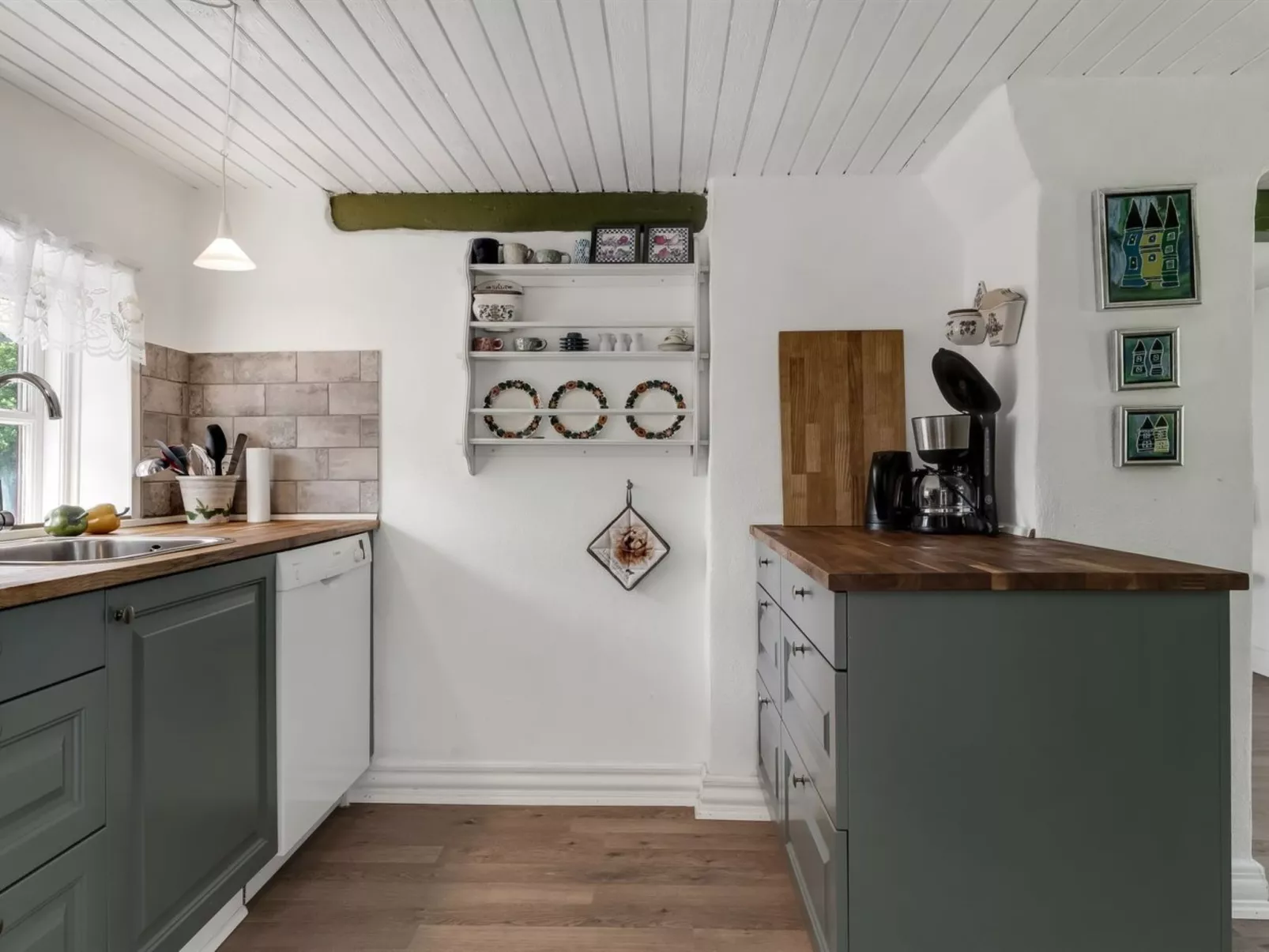 "Aatos" - 2km from the sea-Binnen