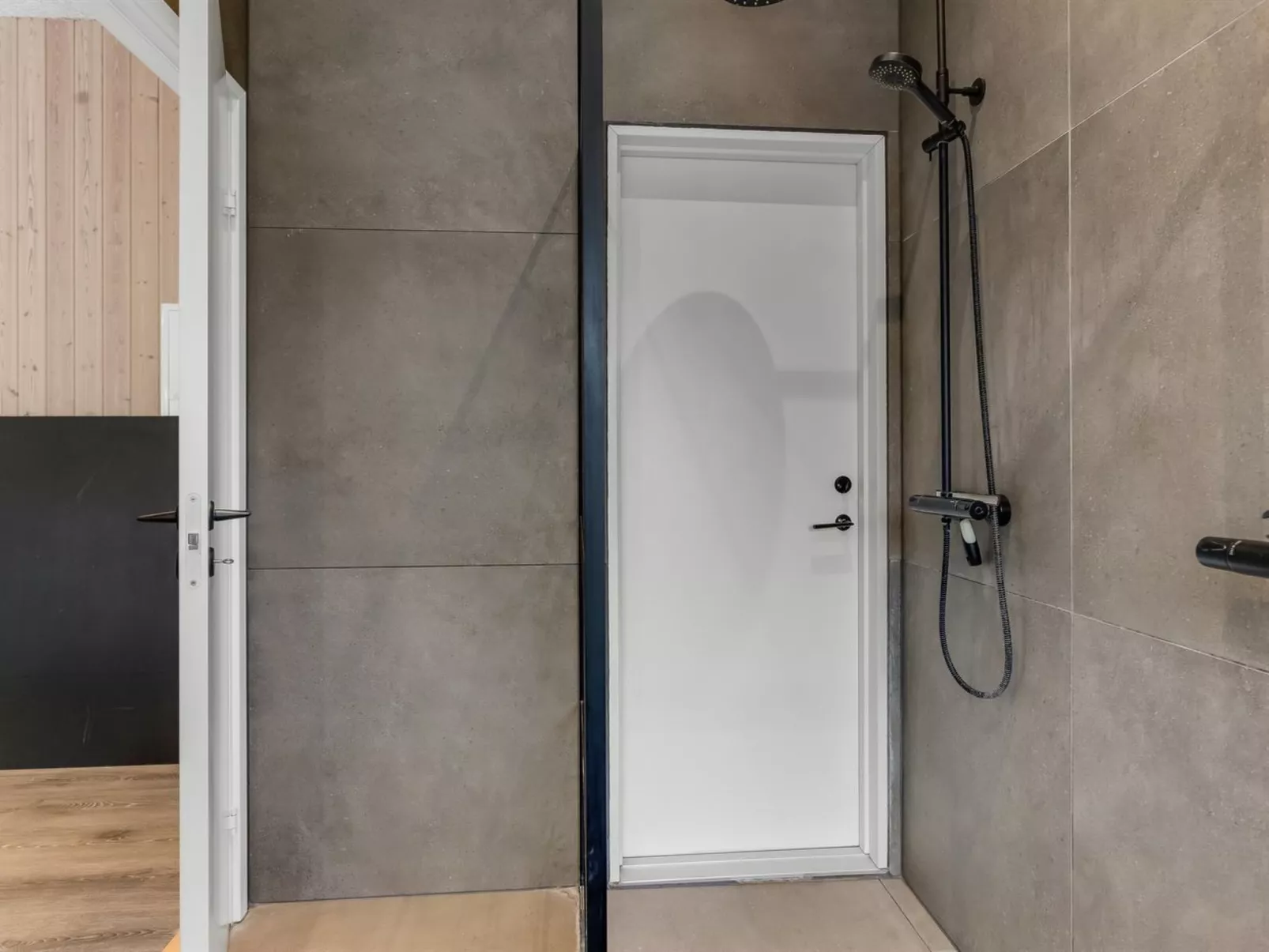 "Matild" - 400m from the sea-Binnen