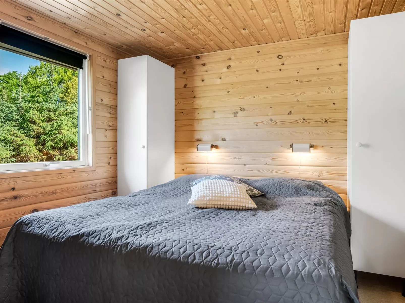 "Laris" - 700m to the fjord-Binnen