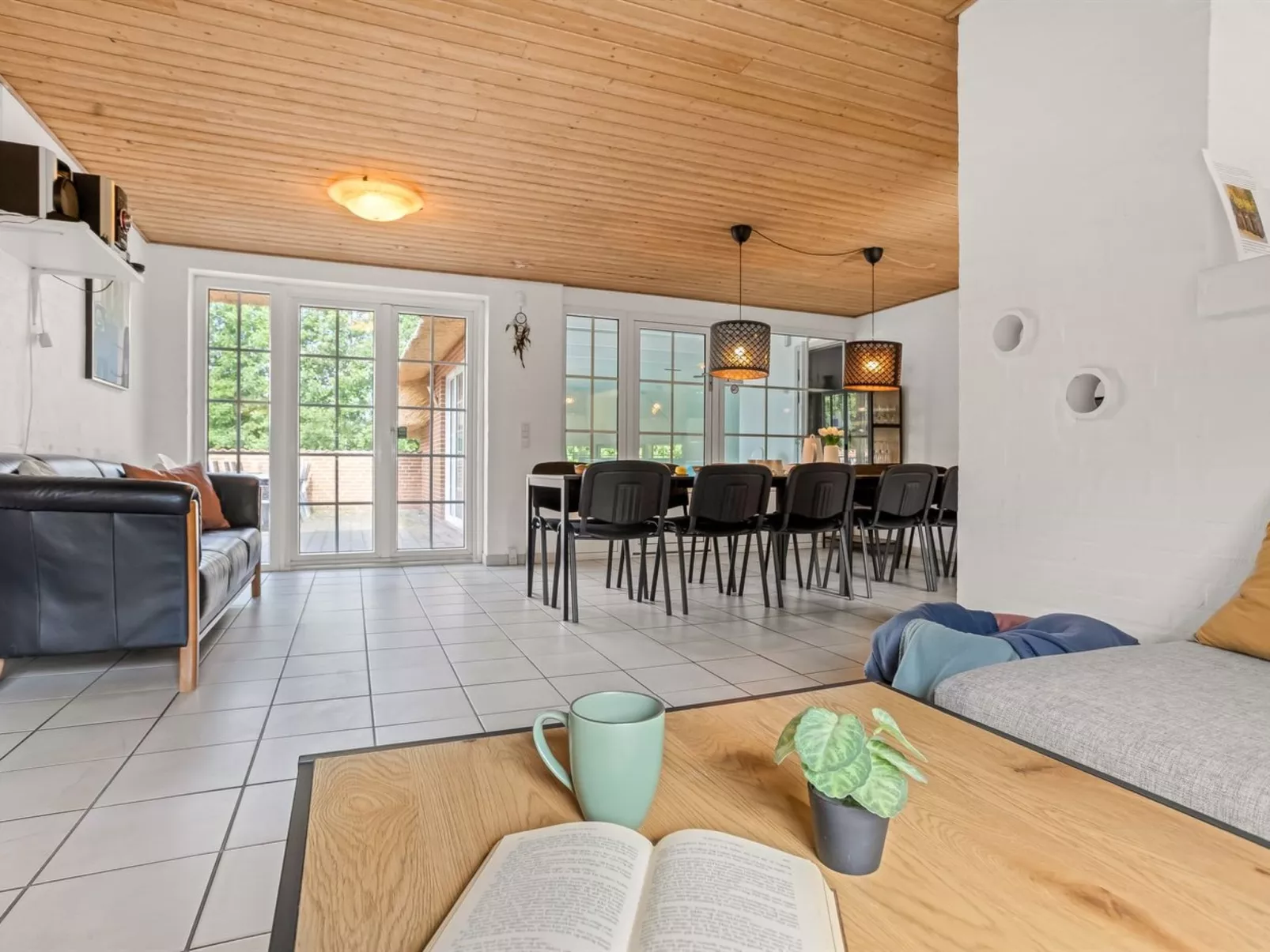 "Tara" - 900m from the sea-Binnen