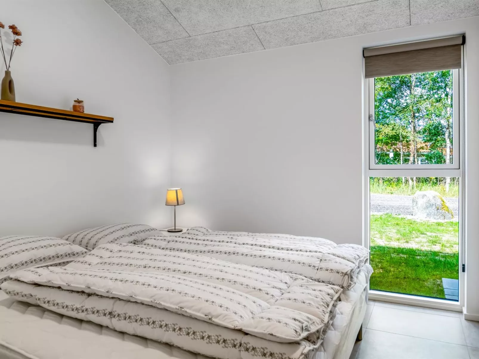 "Zoya" -  from the sea-Binnen