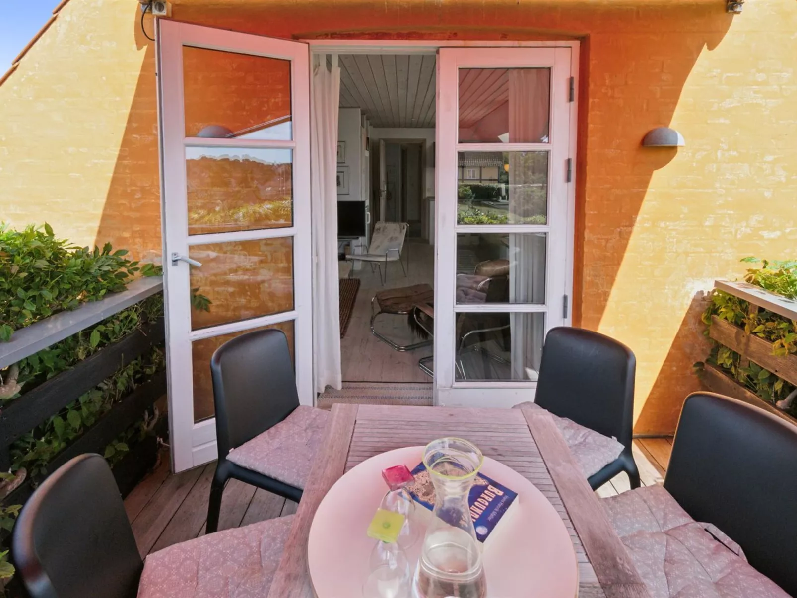 "Habbo" - 300m from the sea-Buiten