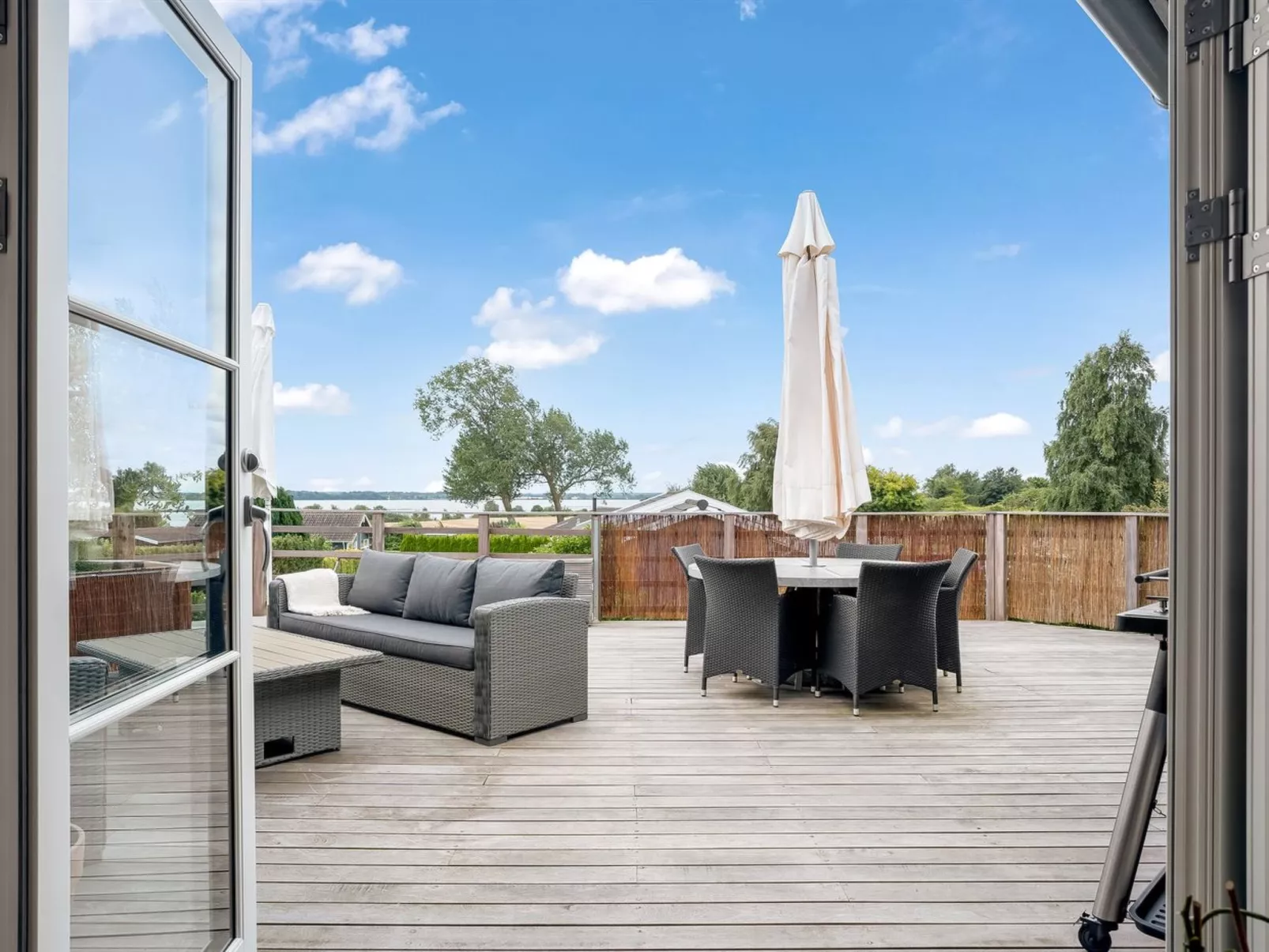 &quot;Glenda&quot; - 2.1km from the sea-Buiten