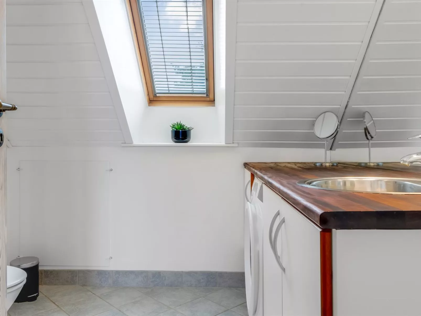 "Edel" - 250m from the sea-Binnen