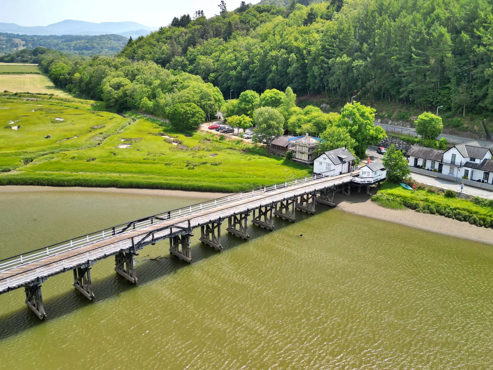 Toll Bridge Cottage-Buiten