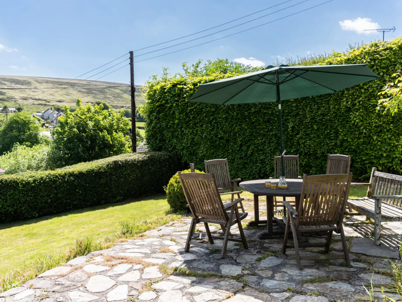 Valley Cottage-Buiten