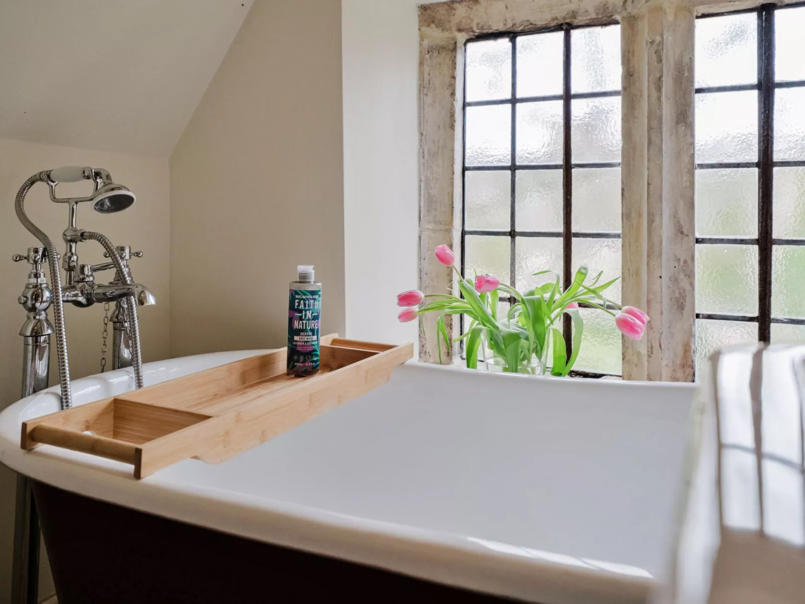 Courtside Cottage-Binnen