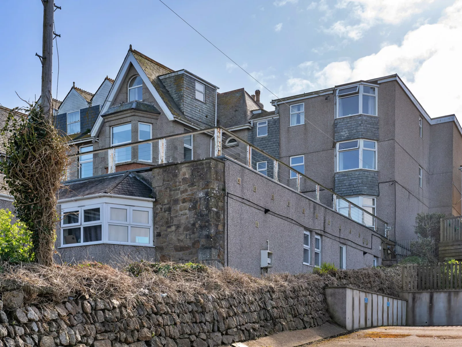 No. 5 Harlequin-Buiten