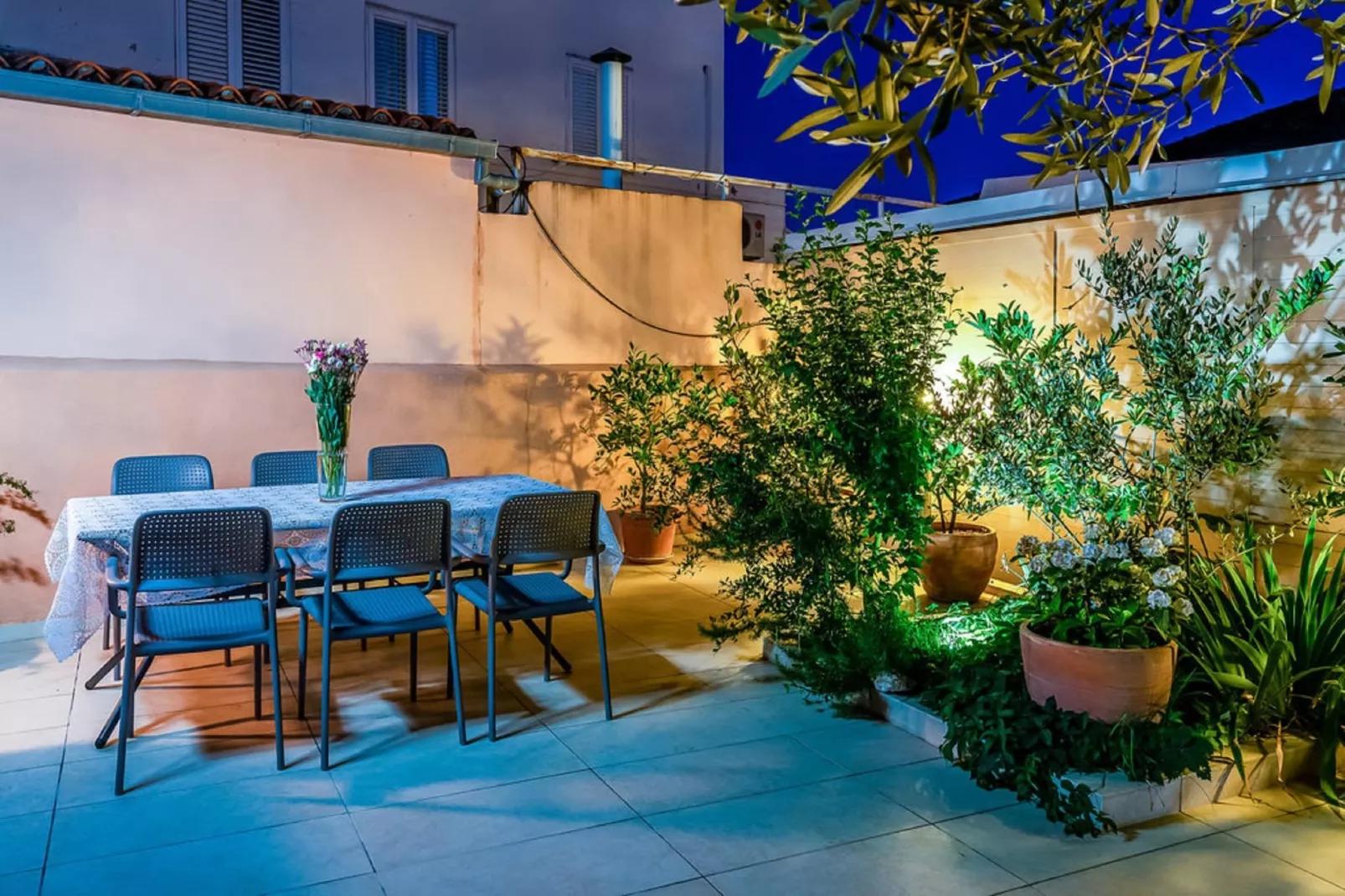 Three Bedroom Apartment with Pool-Buitenlucht