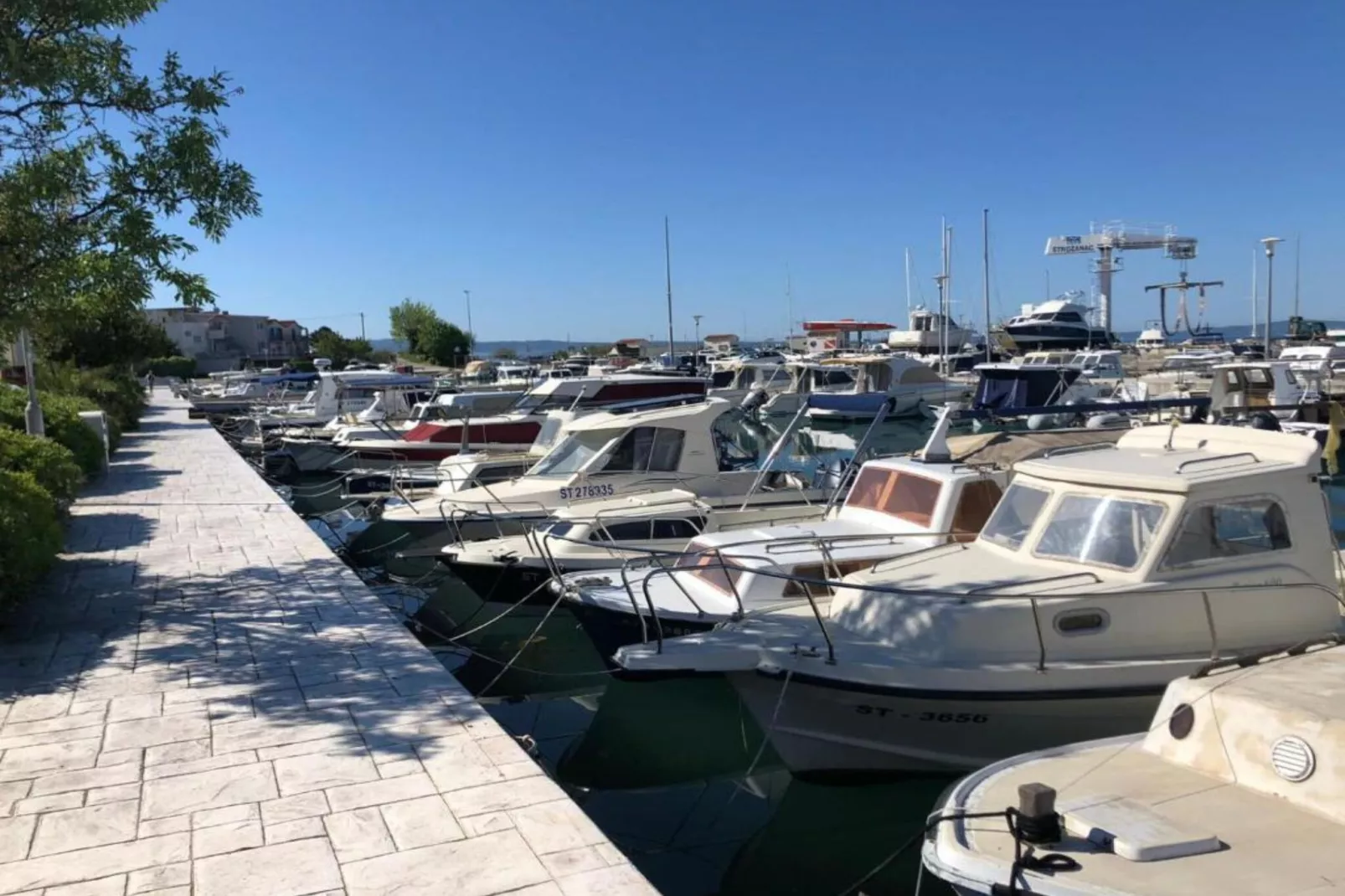 Luxury Apartment Ivo  with Jacuzzi near the beach - Two Bedroom Apartment-Uitzicht