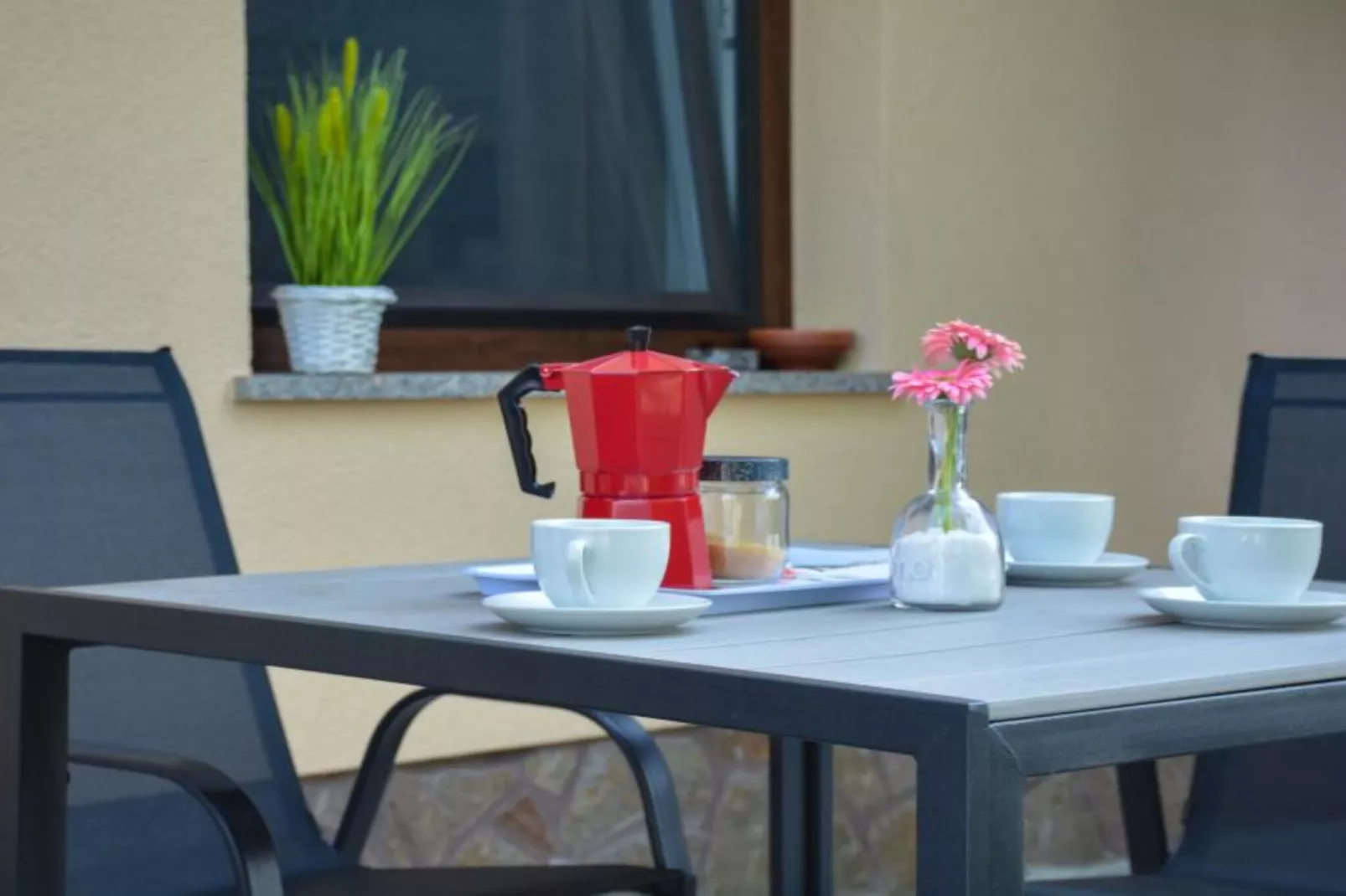 Zevnik Quiet Retreat with Stunning Views and Equestrian Activities - One Bedroom Apartment-Buitenlucht