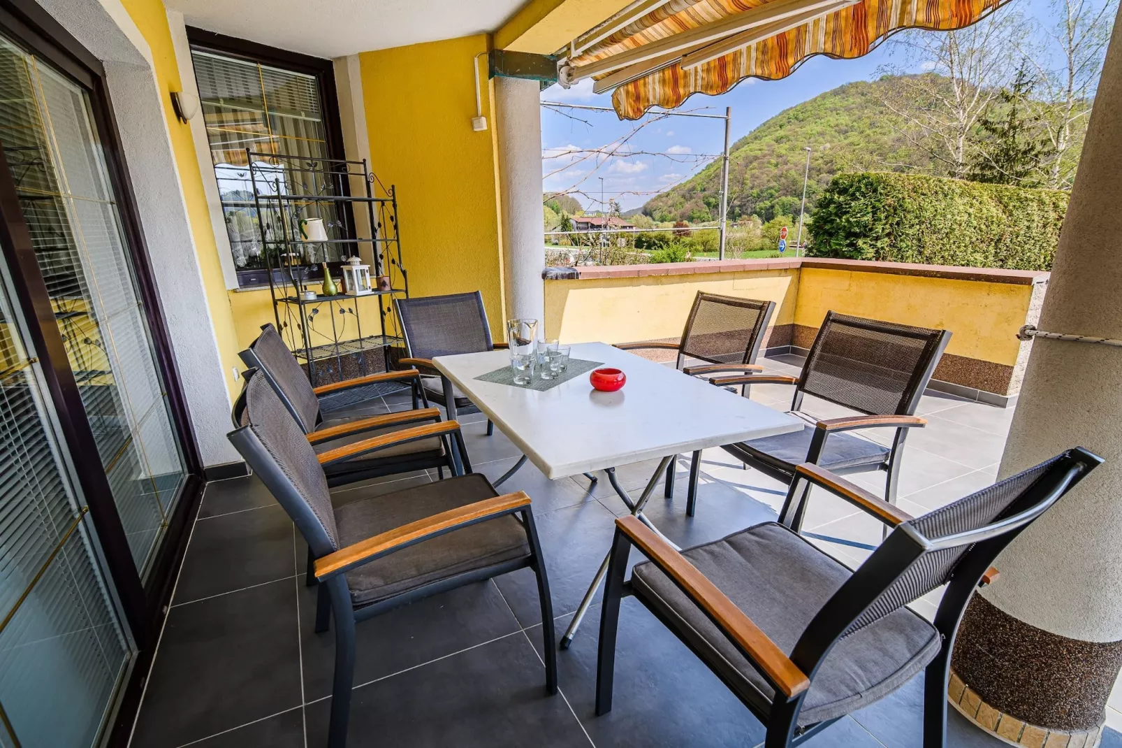 Sunny and Spacious Apartments with Terrace near Water Park - Three Bedroom Apartment with Terrace-Buitenlucht