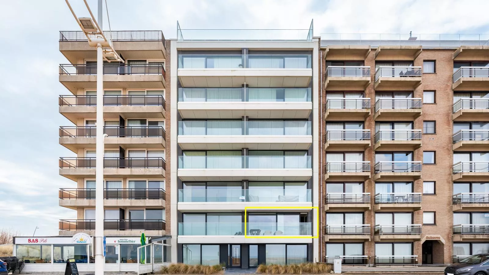 Ferrel eerste-Buitenkant zomer